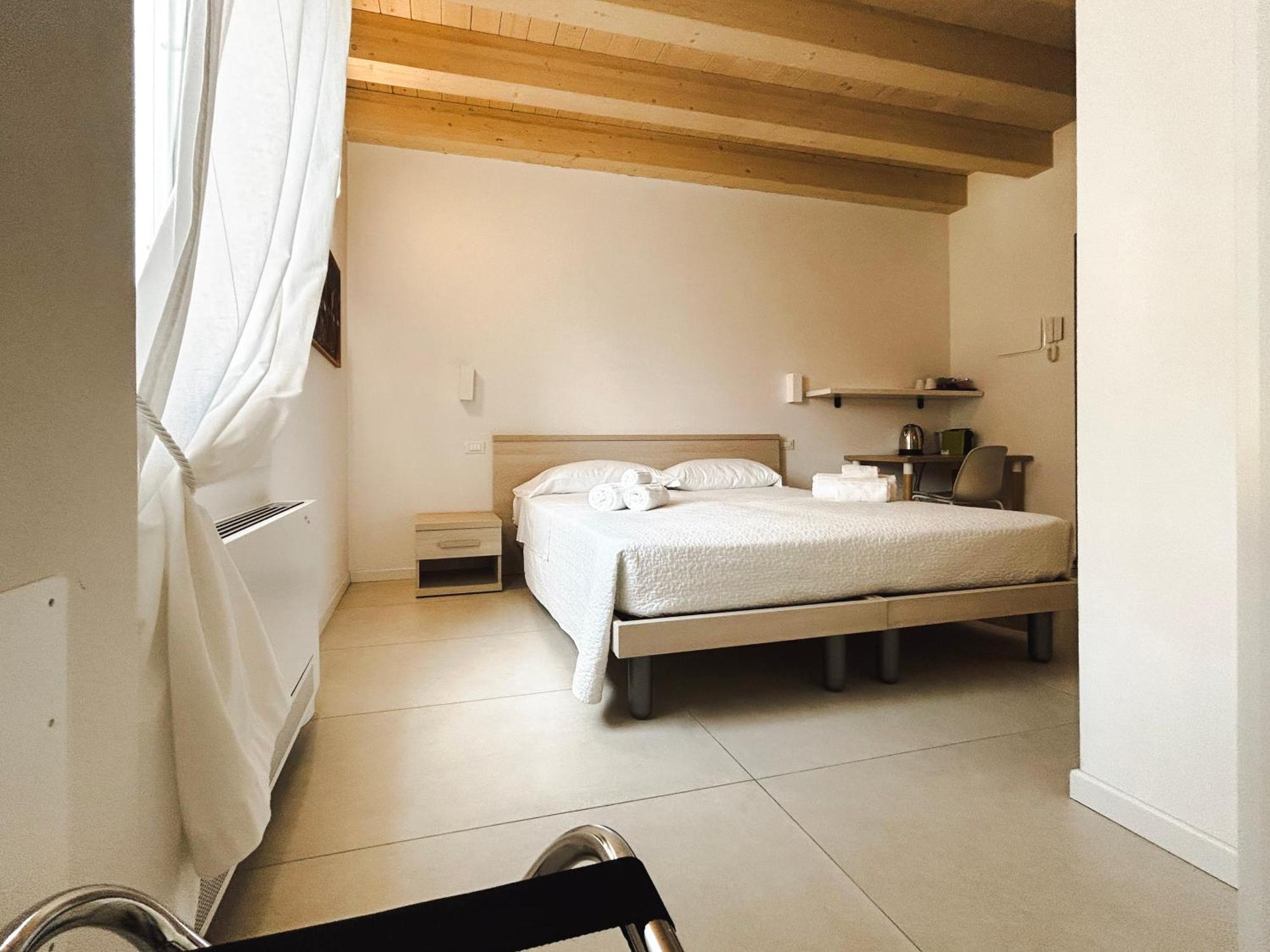 Via Poma Rooms ヴェローナ エクステリア 写真